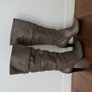NWOT Gorgeous genuine leather tall scrunch boots. Gray. Size 6.